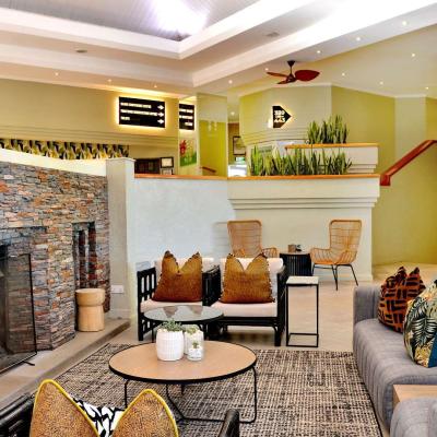 Coffee Shop Lounge 1